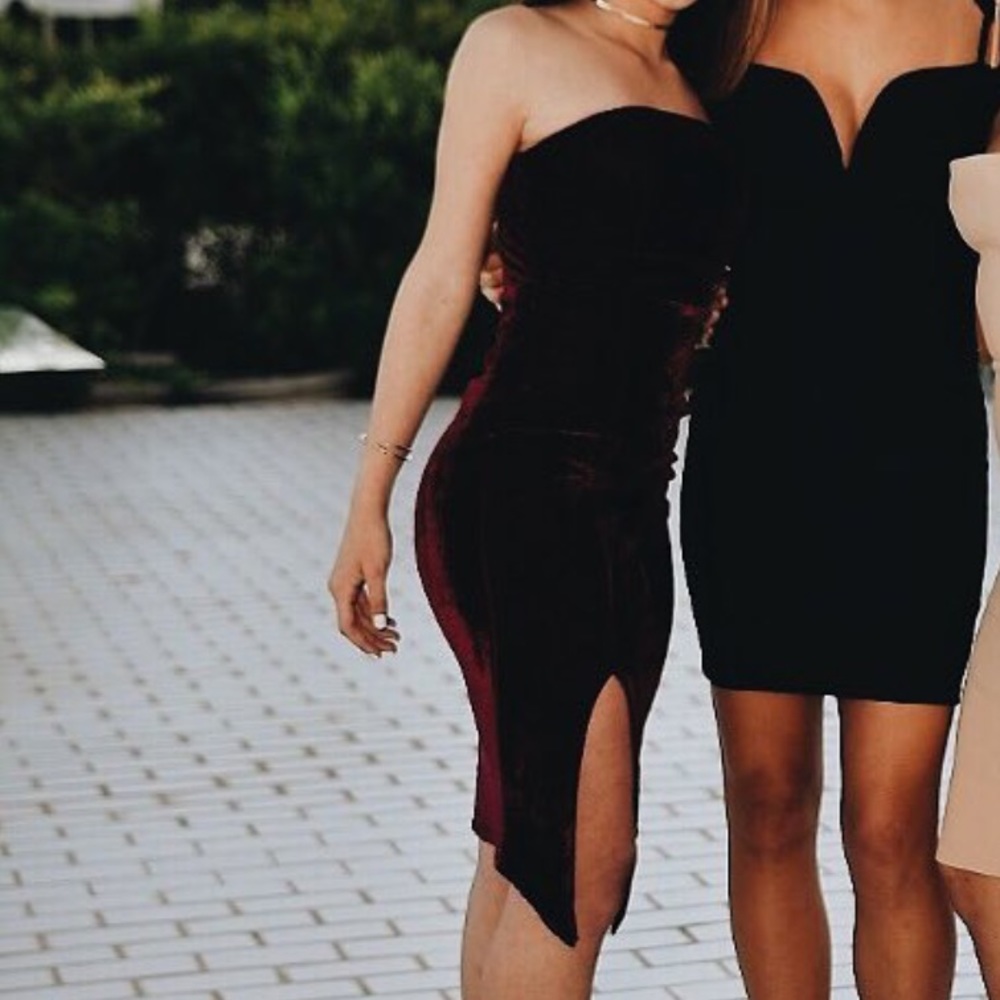 Strapless velvet bodycon dress in burgundy